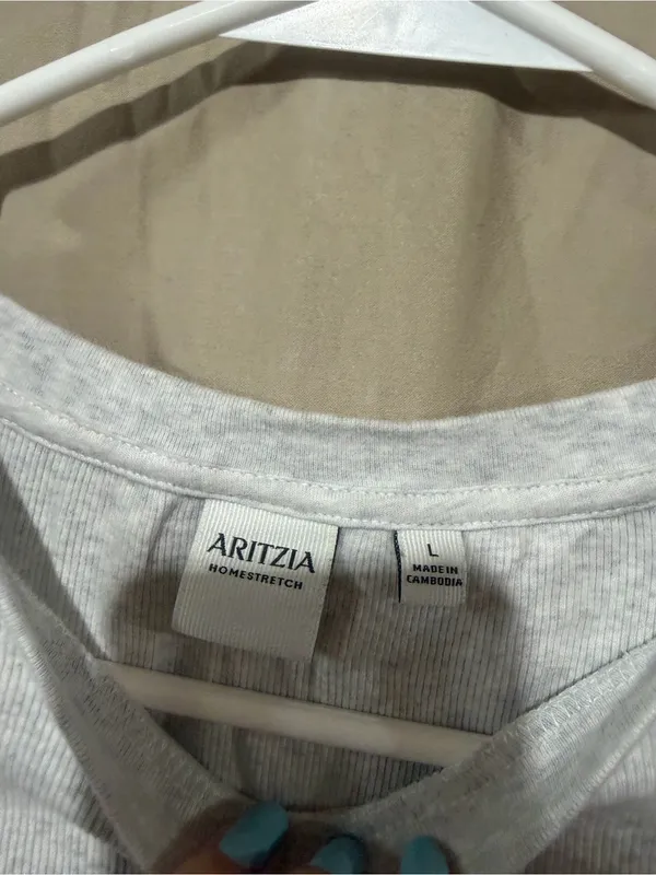 Aritzia T-shirt - Image 2