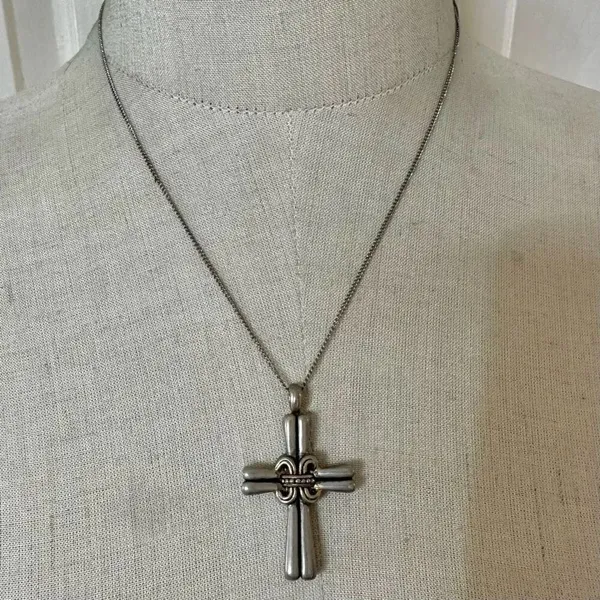 Silver gold tone cross pendant necklace - Image 2
