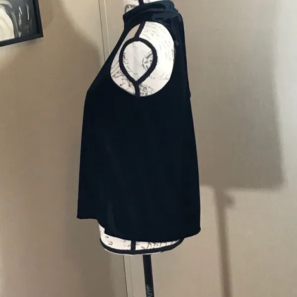 Abercrombie and Fitch Black Sleeveless Blouse Small - Image 8