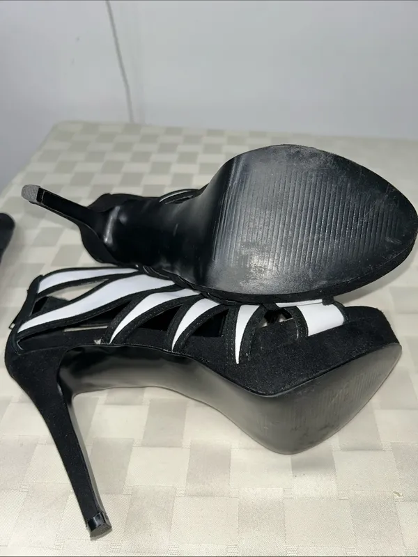 Carlos Santana Black Strappy Suede High Heel Sandals - Image 6