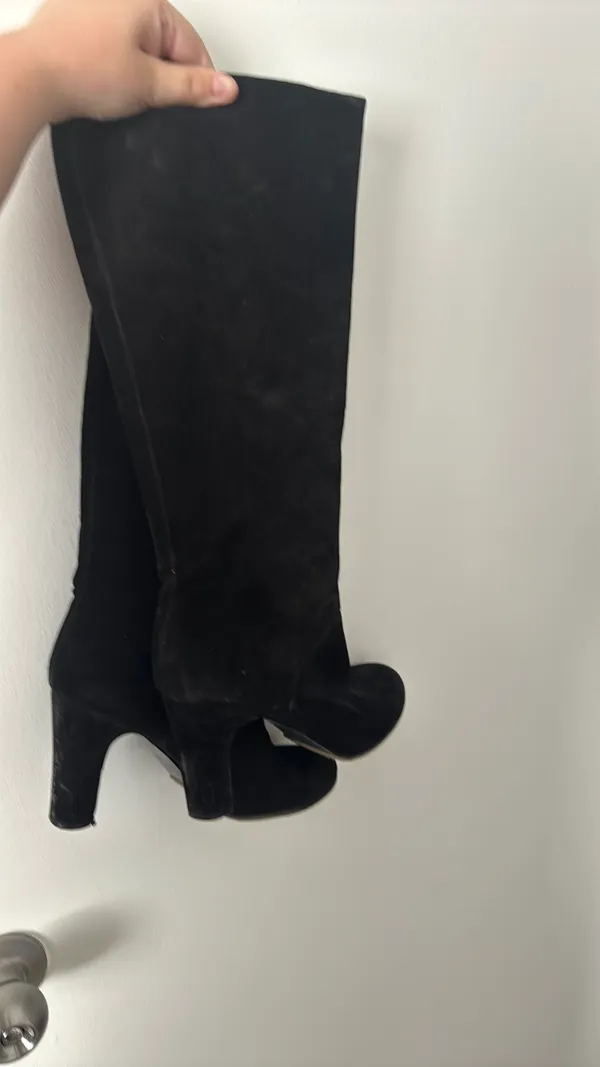 BP Suede Boots - Image 4