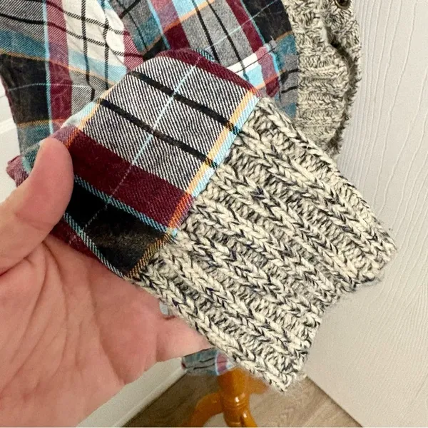 BKE Plaid Flannel Sweater Trim K3 - Image 4
