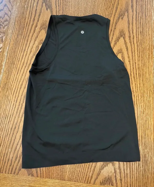Lululemon Women’s Size 4 Black Seamless Athletic Tank Top - Image 2