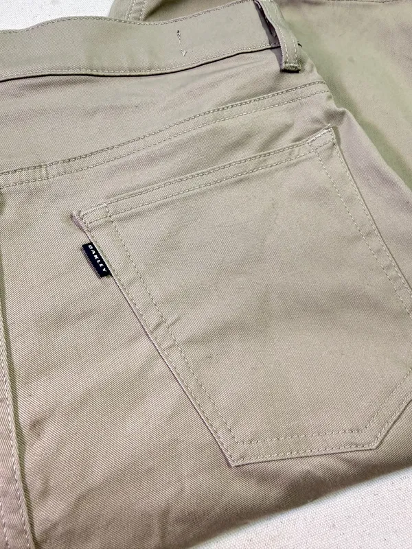Oakley NWT Men’s Khaki Pocket Shorts  - Image 12
