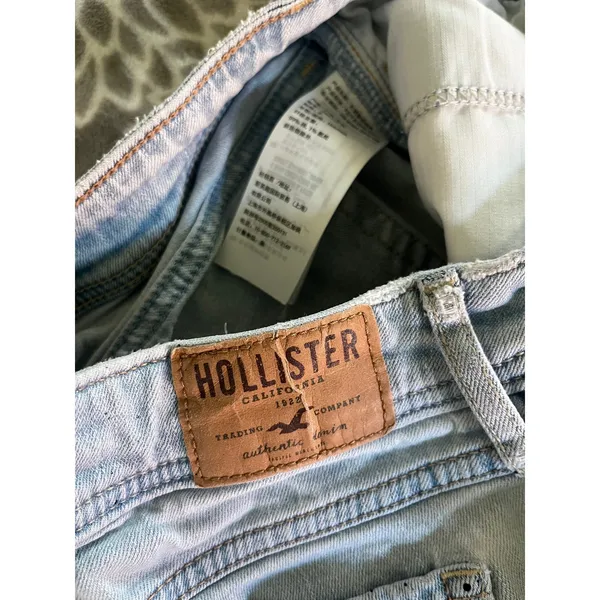 Hollister Low Rise Boyfriend Shorts sz 0 Light Wash Paint Splatter‎ Y2K Festival - Image 3