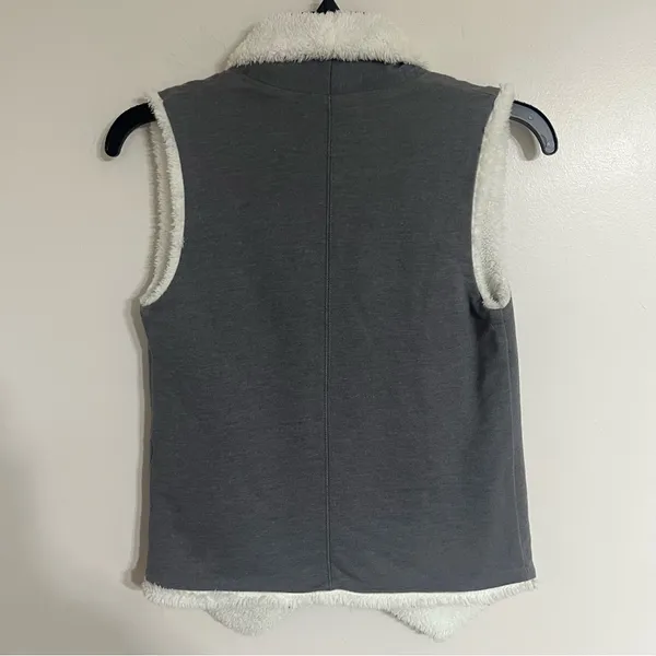 Mudd Women's Juniors Sleeveless Vest Size 10 Gray with White Fleece Lining‎ - Image 9