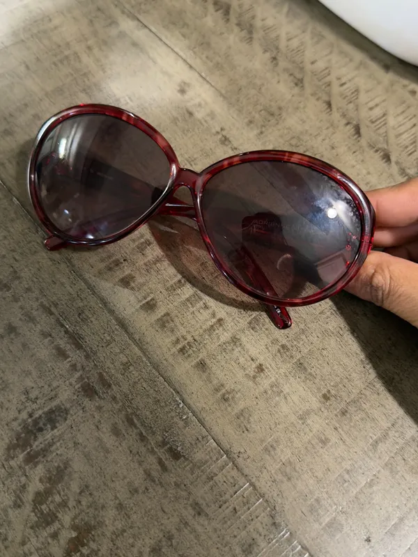 Adrienne Vittadini Red Tortoiseshell Oval Women’s Sunglasses - Image 6
