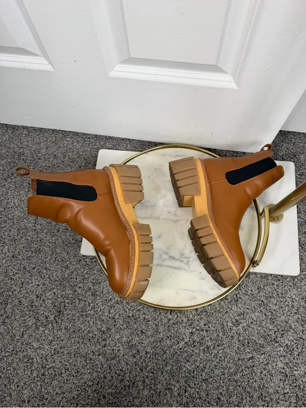 Madden Girl Cognac Brown Chunky Lug Sole Chelsea Boots Size 6M - Image 4