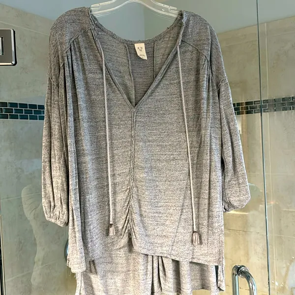FREE‎ PEOPLE Just a Henley Oversized Tunic Tee Top Gray, small - Image 2