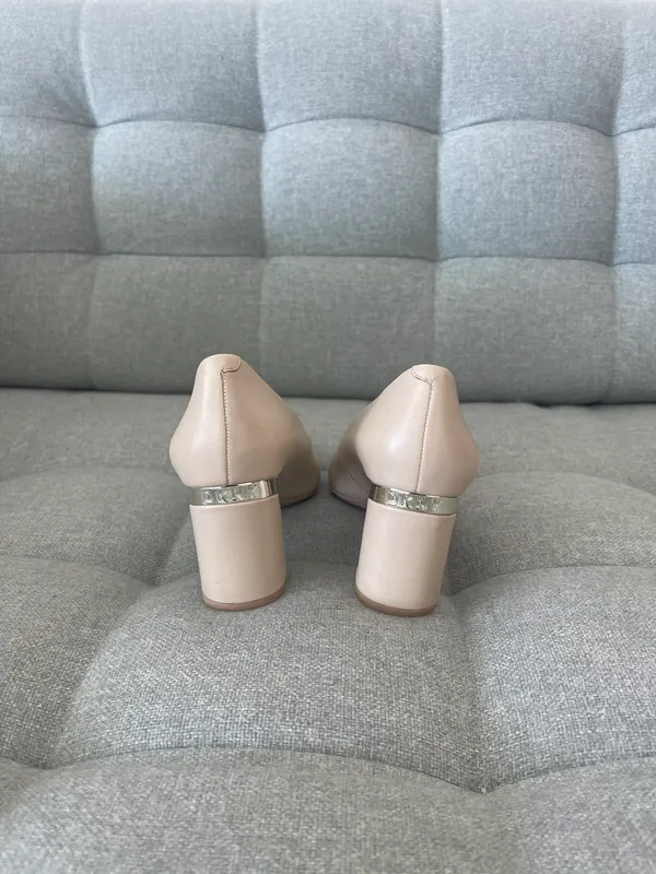 DKNY Nude Pointy Heels - Image 9
