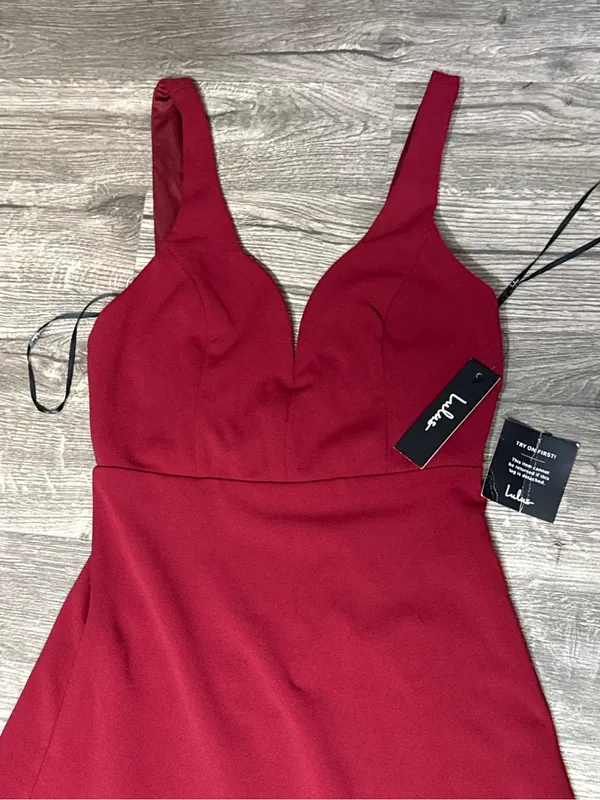 👗Lulus Burgundy Maxi Formal Dress NWT Deep V Sleeveless Gown Size M - Image 5