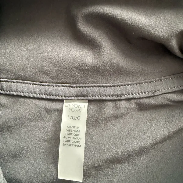 NWT Beyond Yoga Stretch Woven Course Contrast Half Zip Pullover size L black - Image 6