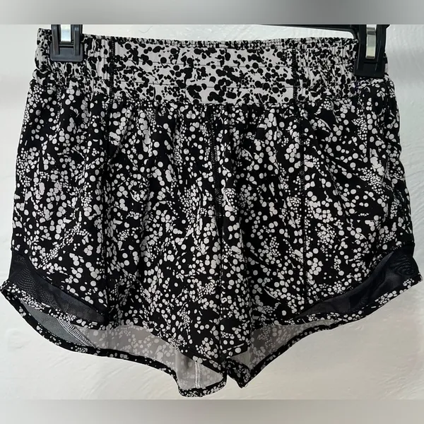 Lululemon Hotty Hot Short - Image 5