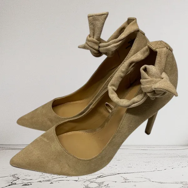 Brand New Store Display Express Women's Size 6 Nude Pump Heels Pointed Toe - Image 3