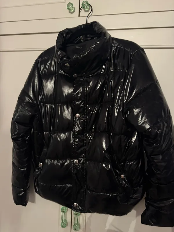 Forever 21 Black Puffer Jacket - Image 2