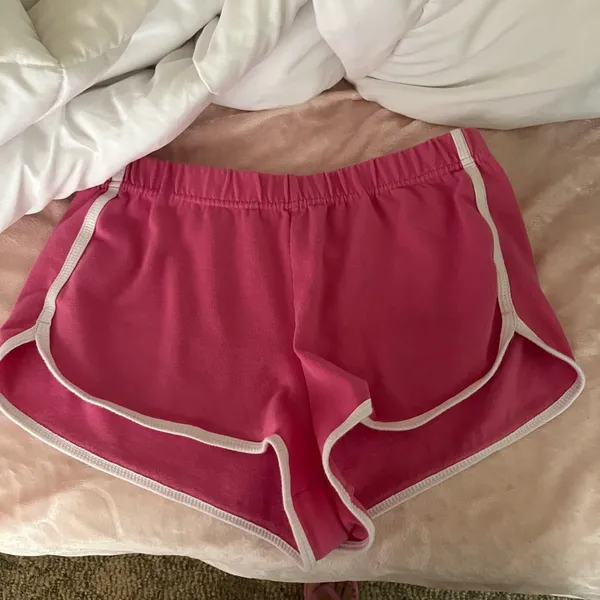 Xs Pink & White Shorts - Image 2