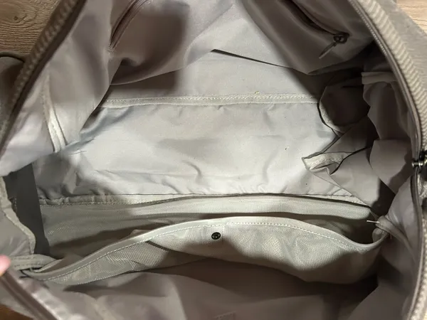 Nike Grey Duffel Bag - Versatile Carry - Image 5