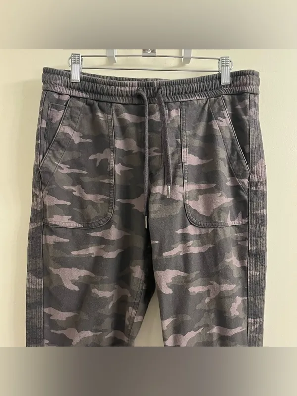 Athleta Camo Farallon Jogger Women’s Size 8 - Image 4