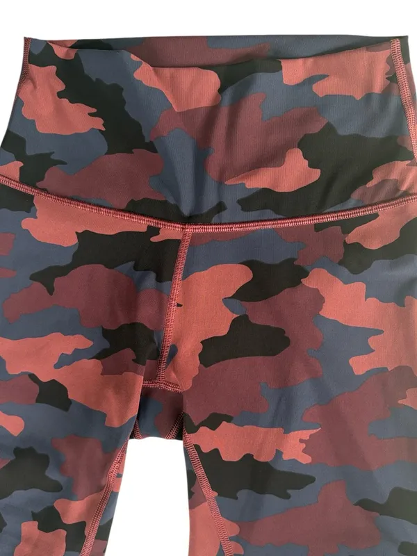 EUC Lululemon Wunder Under High-Rise Camo Smoky Night Sea Size 4 - Image 6