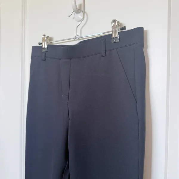 Quince Ultra Stretch Ponte Straight Leg Pants Medium Navy Classic Minimalist - Image 2