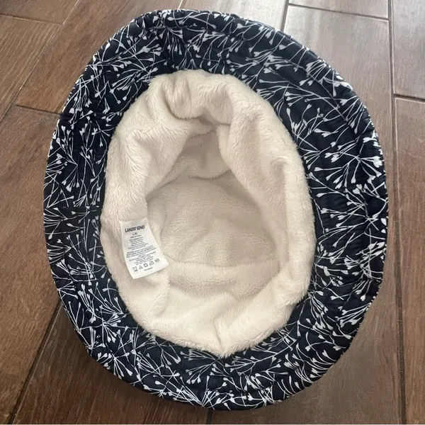 LL Bean Blue and White Faux Fur Lined Bucket Hat with Botanical Print size L-XL - Image 2
