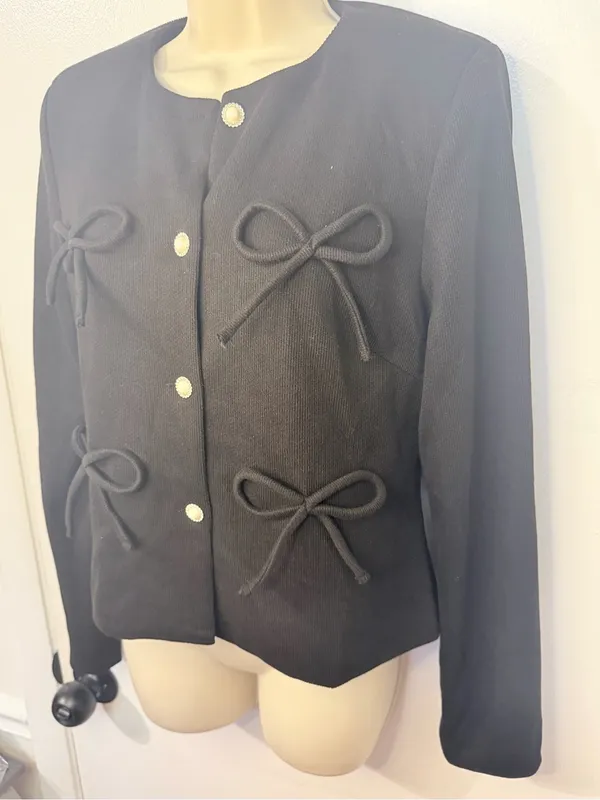 RIVIR Black Knit Jacket Size M Bow Detail Pearl Rhinestone Buttons Collarless - Image 6