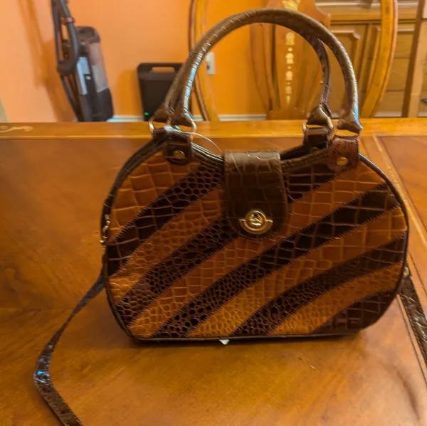 Renaissance Leather hand bag 👜 Brown - Image 7