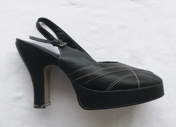 two lips platform wedges Black Size 6 - Image 2
