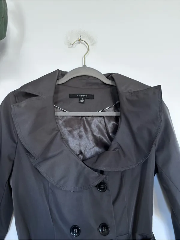 Sandro Studio Gray Ruffle Neck Double Breasted Short Trench Coat Size Small - Image 3