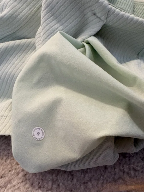 Lululemon softstreme ribbed 2 in shorts - Image 4
