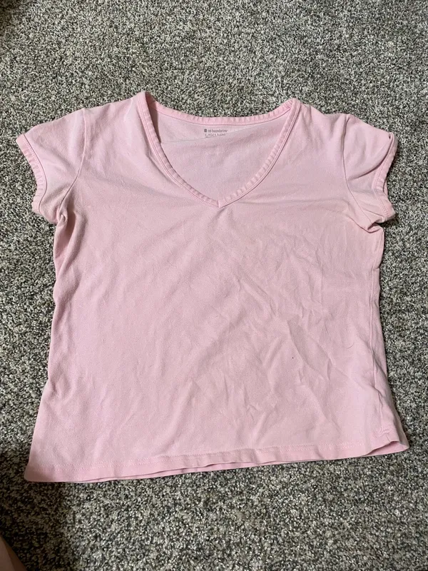 No Boundaries Pink Cap Sleeve V-Neck Tee 🌸 - Image 2
