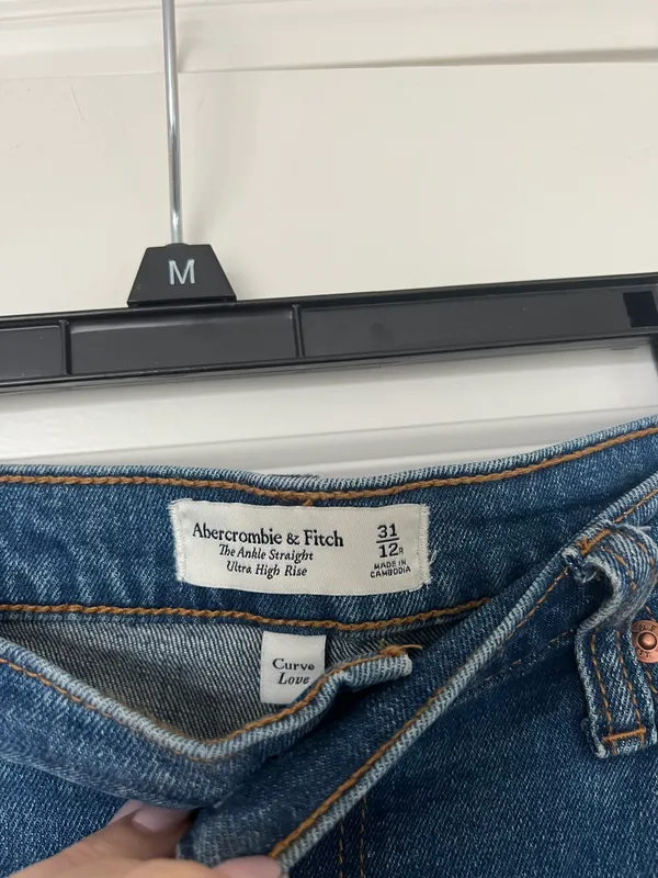 Abercrombie Jeans - Image 3