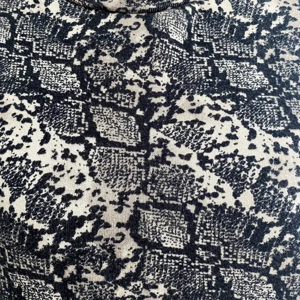Zara Basic Snake Print Cropped Sweatshirt Crew Neck Animal Print Size‎ Large - Image 5