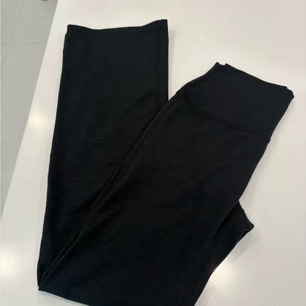 Beyond Yoga Ribbed High-Waisted Leggings – Size M - Image 5
