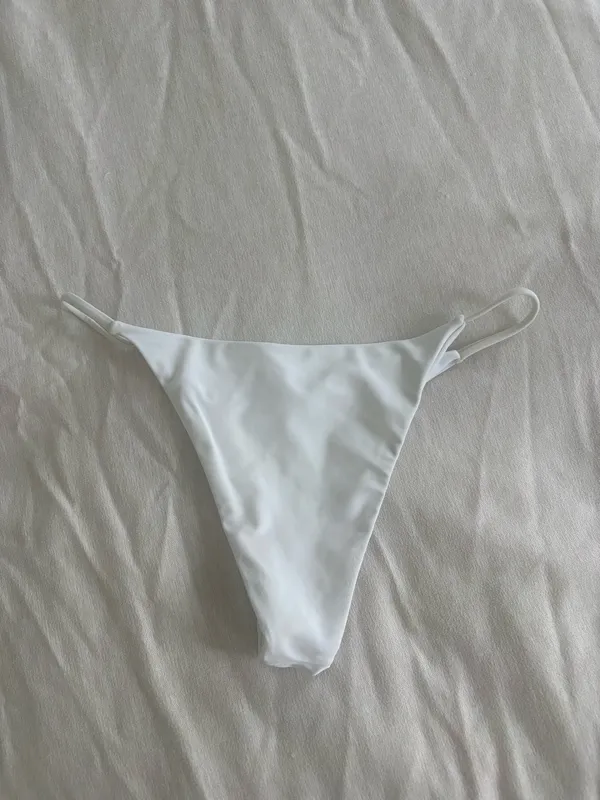White bikini bottoms Size XS - Image 3