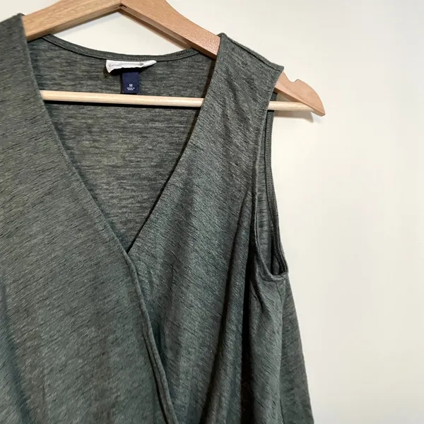Universal Thread forest green short sleeved mock wraparound tank top women's M‎ - Image 2