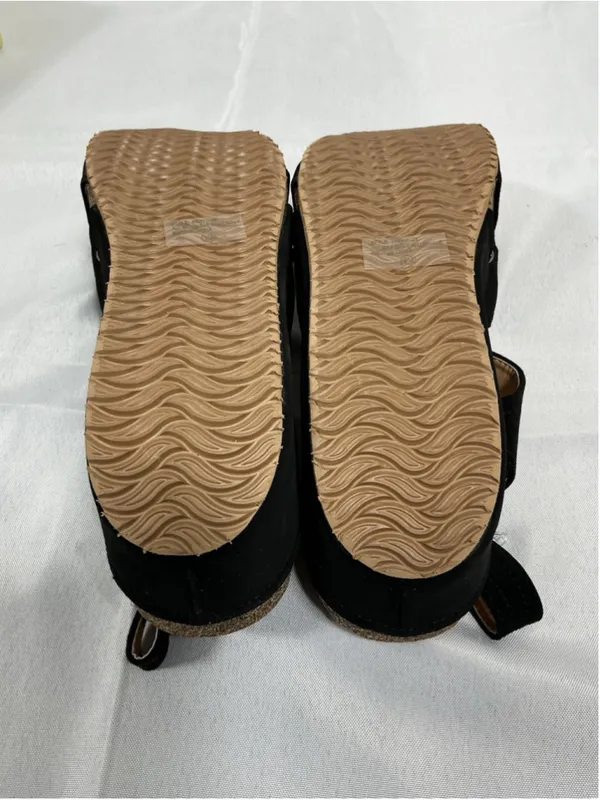 Woman’s New Forever Freya-23 Cork Platform Wedge Strappy Sandal Size 8.5 Black - Image 6
