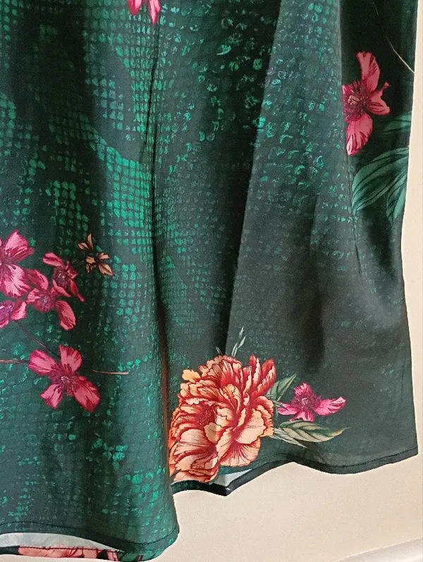 Guess Dark Green Floral Maxi Skirt Vivian Satin Size L New - Image 2