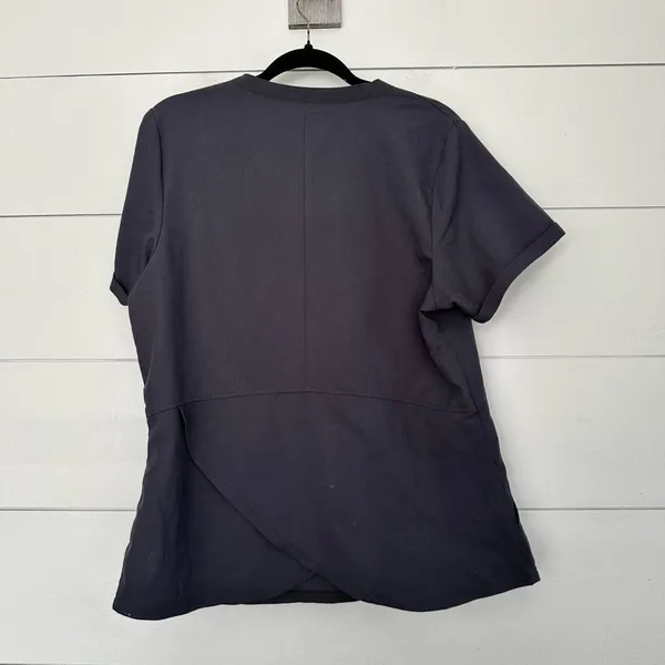 Figs Women’s Medium Grey Scrub Top - Image 4