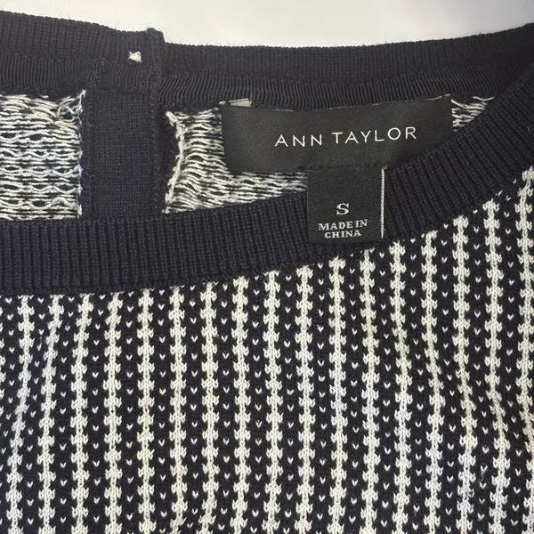 Ann Taylor Navy & White Silk Cotton Textured Sweater – Size Small - Image 5