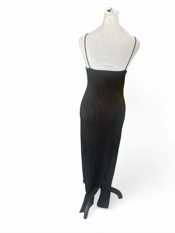 Elegant Black Spaghetti-Strap Maxi Dress - Image 3