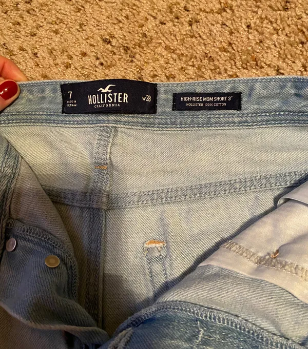 Hollister High Rise Mom 3 inch Shorts - Image 4