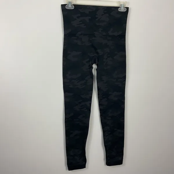 SPANX Look At Me Now Camouflage Print High Waisted Seamless Leggings M - Image 3