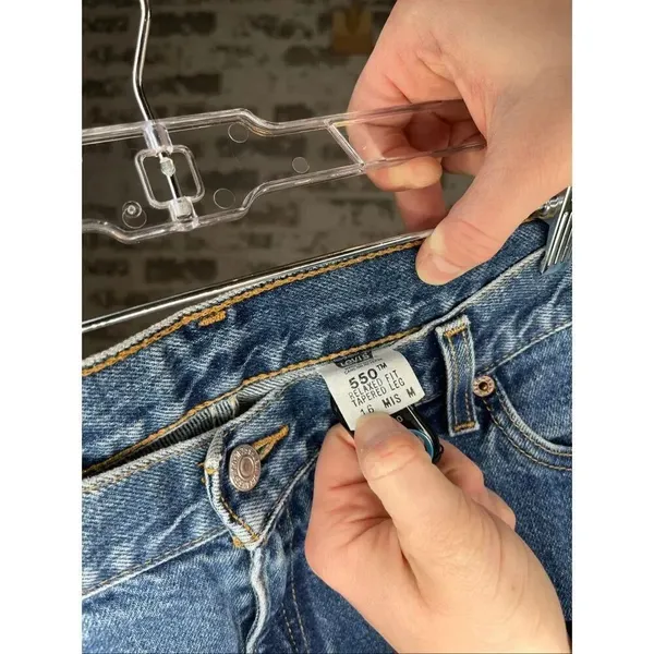 Levi’s | women vintage 550 relaxed fit tapered jeans - Image 3