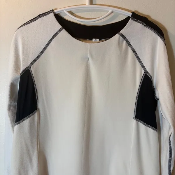 Lululemon Run Bold in the Cold Long-Sleeve Pullover Size 10 in Polar Cream/Black - Image 3