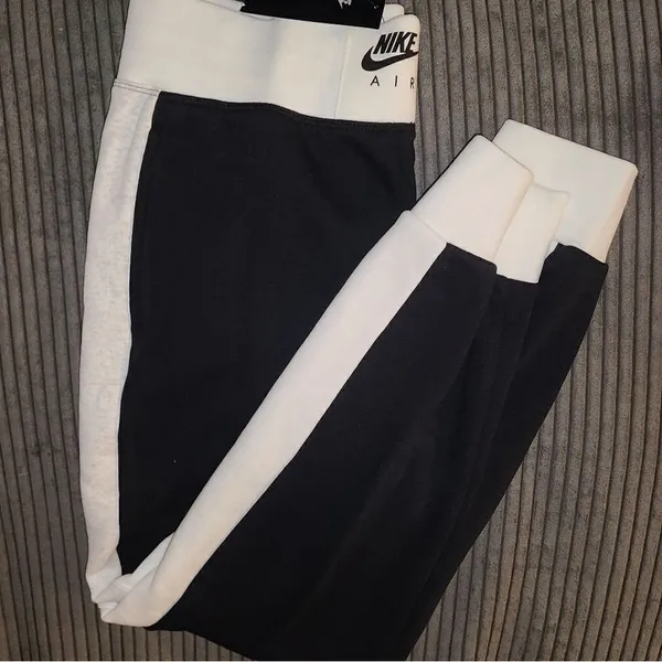 NWT Women's Nike Air Sportswear Black Pants Joggers C19‎ - Image 11