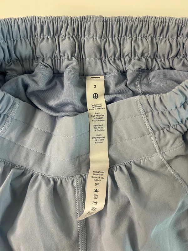 Lululemon Hot Shorts 2.5" Hot Low-Rise Lined - Image 4
