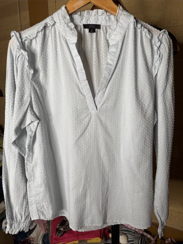 J.Crew Classic Sky Blue Clip Dot Ruffle Trim Popover Blouse Size Medium - Image 4
