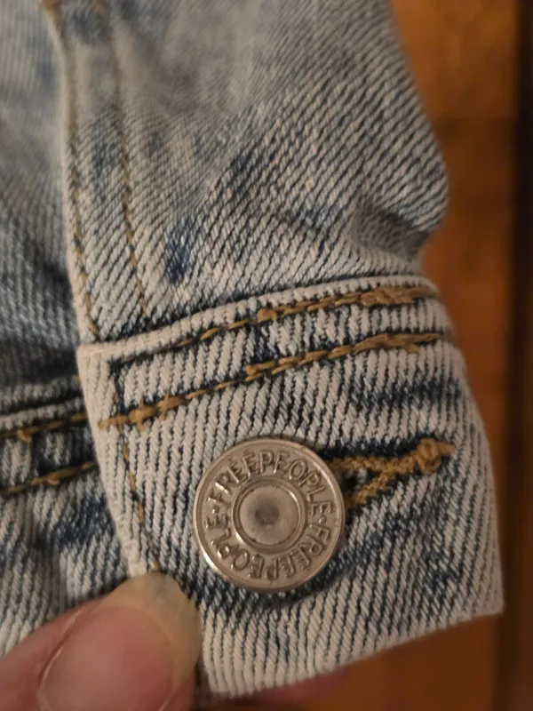 O Free People Womens Light Blue Denim Jacket Size Small - Image 4