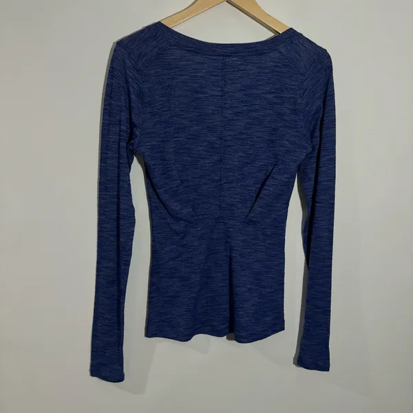 Lululemon &Go Everywhere Long Sleeve V-Neck‎ Long Sleeve Top Size 4 Activewear - Image 6
